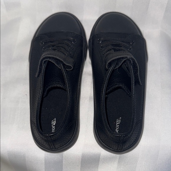 Black Shoes - Picture 6 of 10